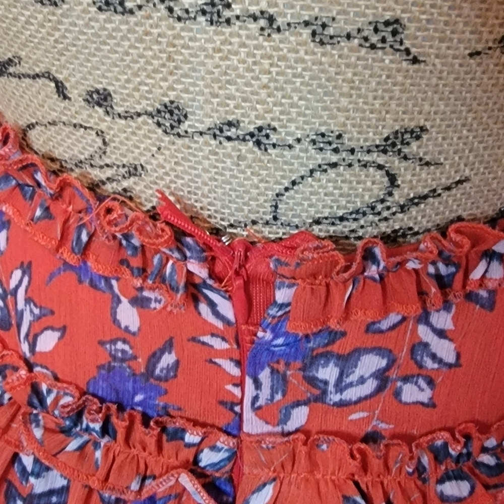 L'atiste red floral dress with open back - Picture 6 of 6